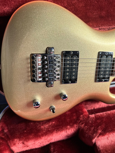 Ibanez JS2000 Hardtail Joe Satriani 2003 Champagne Gold | MM Shop