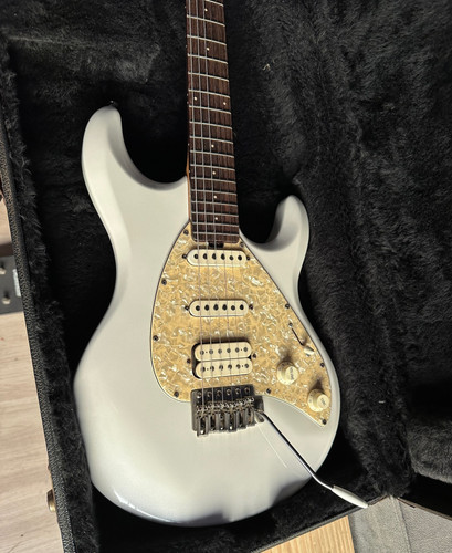 Guitarra Music Man silhouette special / branco perola – 2001 | MM Shop