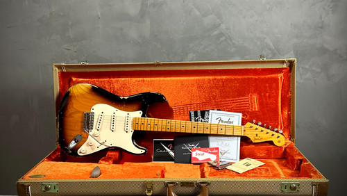 ★Custom HardRelic Sunburst StratocasterⅡ Fender Stratocaster Custom Shop Reedição 1956 Two Tone Sunburst