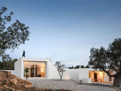 Casa-Vale-de-Margem_Ultramarino-Marlene-Uldschmidt-Architects_dezeen_784_6.jpg