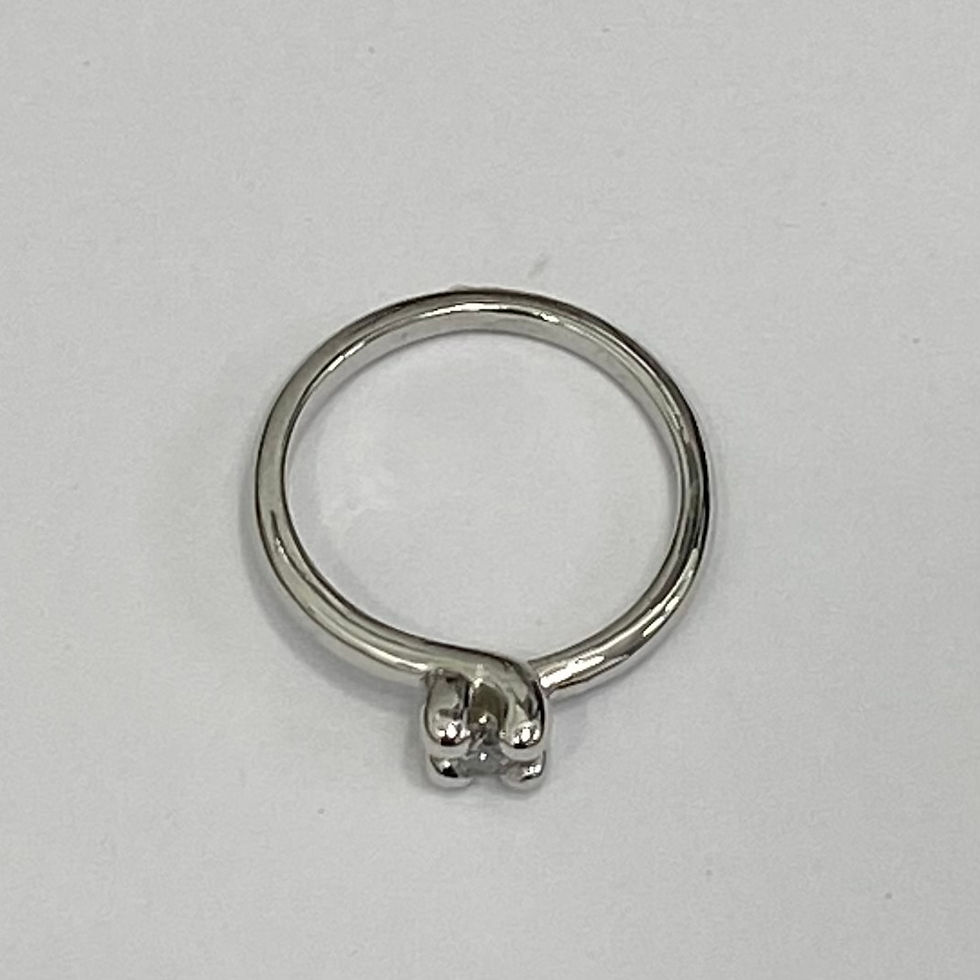Miniatura: Solitario con circonita de plata de primera ley con baño de rodio.