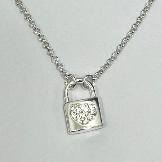 Gargantilla con circonitas "candado", de plata de primera ley.