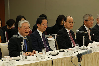 ○1面・産学協議会(写真1) 中西会長*トリミング(左残す)IMG_8113.j