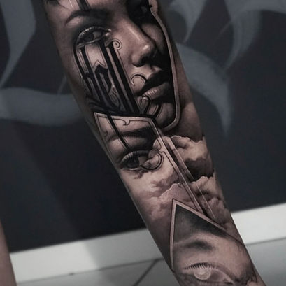 Lettering Portrait von Sissy Ink Electric07 Tattoo sehr nah an Mannheim