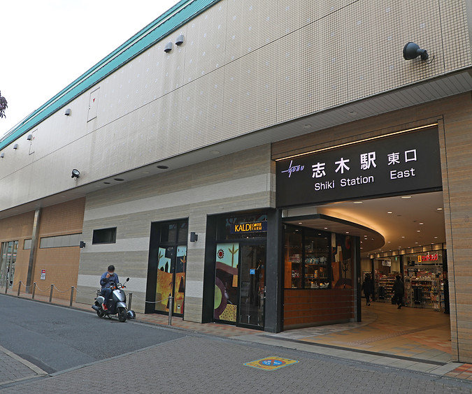 25211495_l.jpg