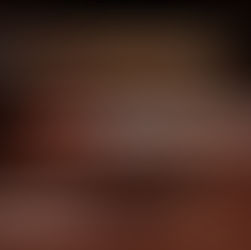 “HOLDING A GUN” di Richard Green