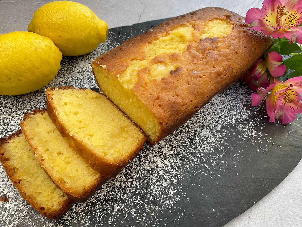 Zitronenkuchen mit Zitronen