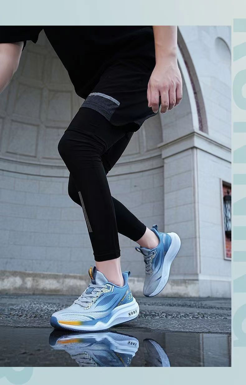 Thumbnail: Ultra-Light Running Shoes Men's Breathable Shock-Absorption Soft Bottom Spring