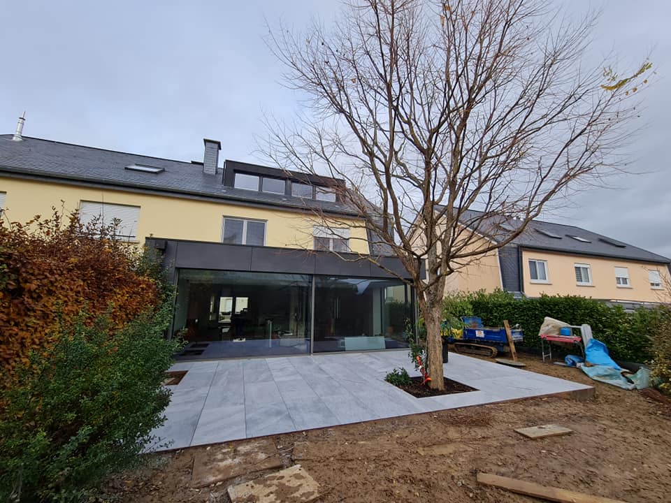 Construction d'une extension & rénovation rdch + alentours.