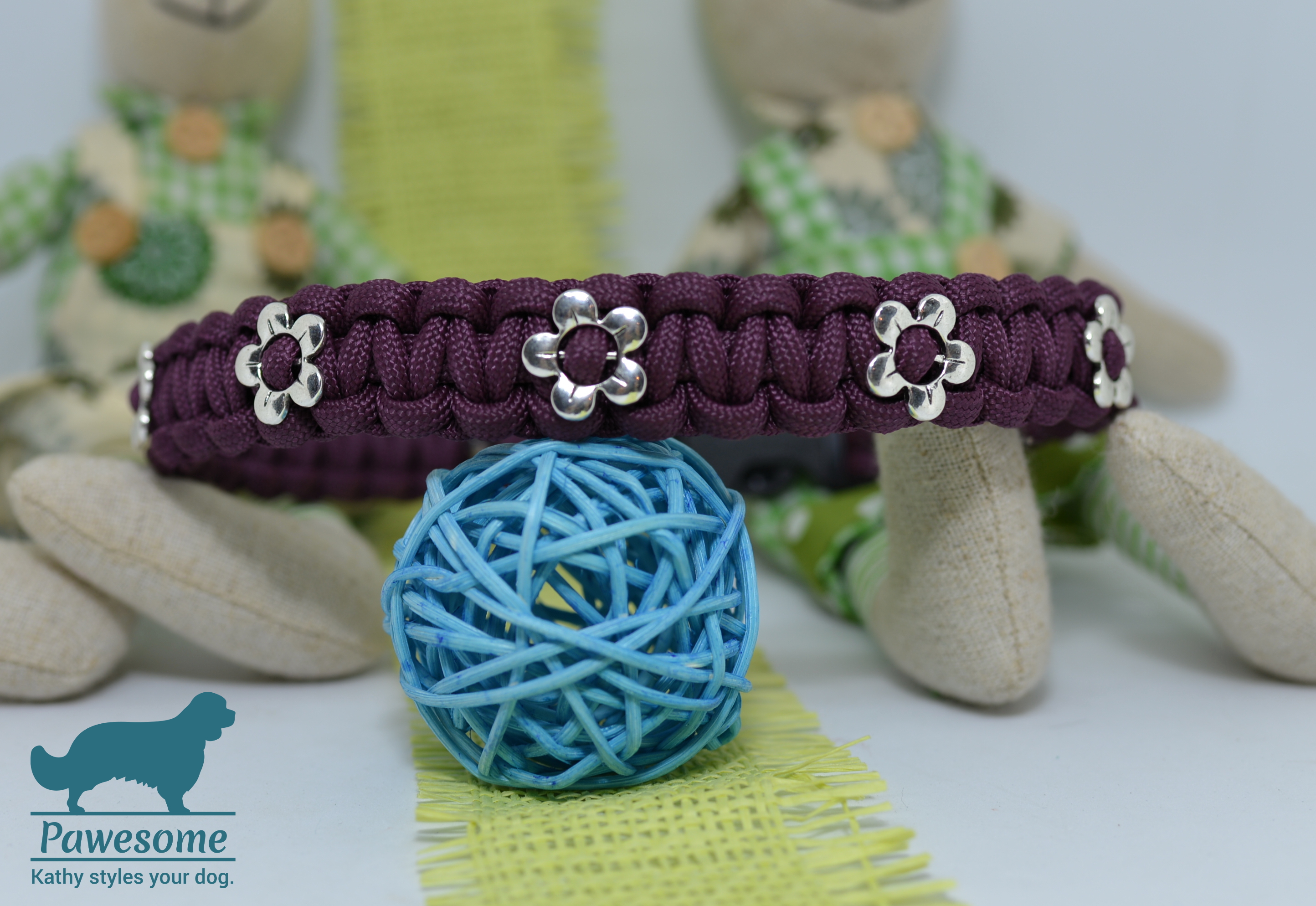 Halsband Snake mit Blümchen