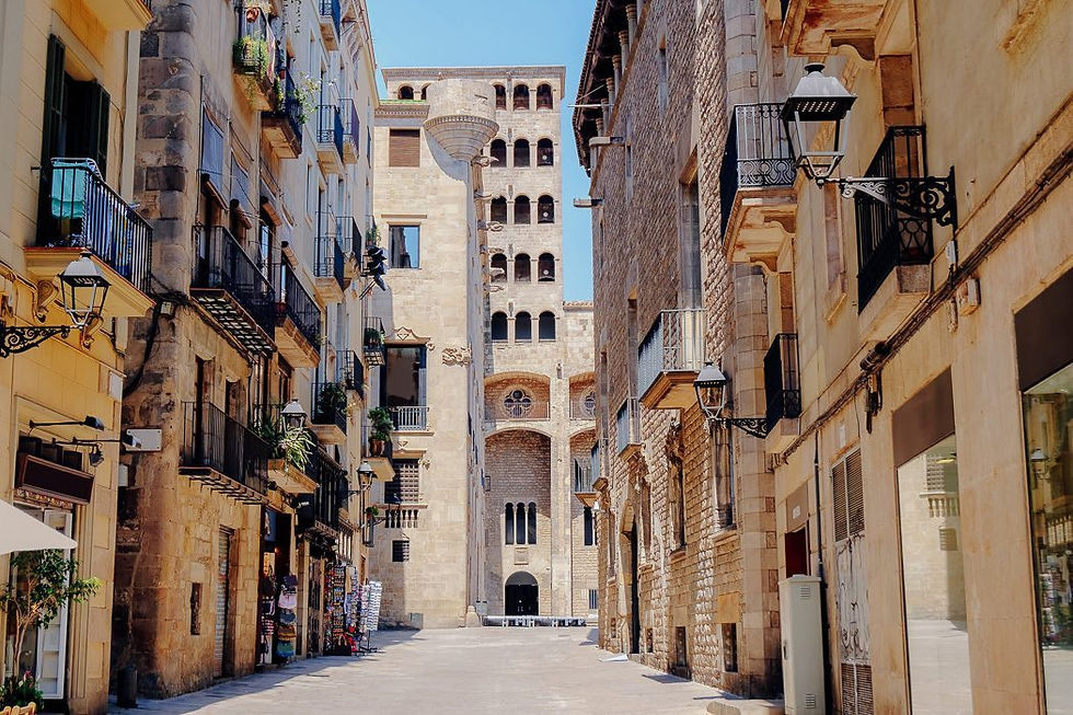 barri-gotic-barcelona-alley