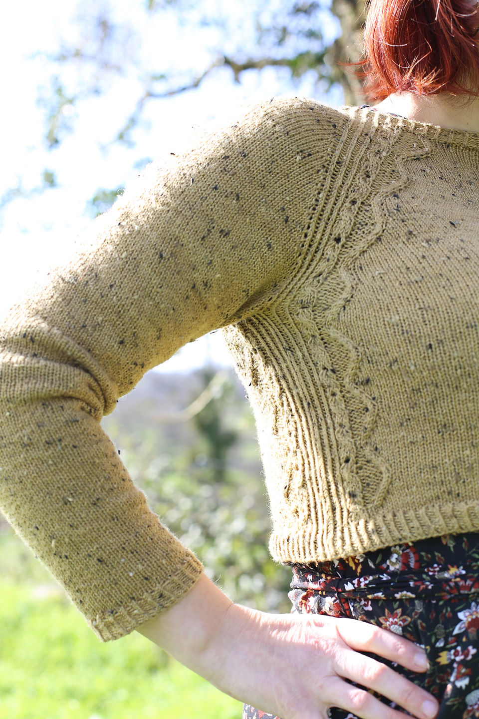 Pull court Saiga - Tricot femme par Folie 0rdinaire Design