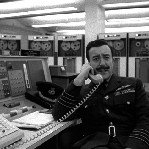 JFR 004 | Dr. Strangelove or: How I Learned to Stop Worrying and Love the Bomb (1964)