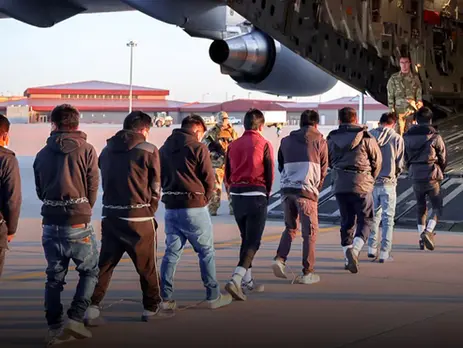 Trump, Göçmenleri Sınır Dışı Ediyor