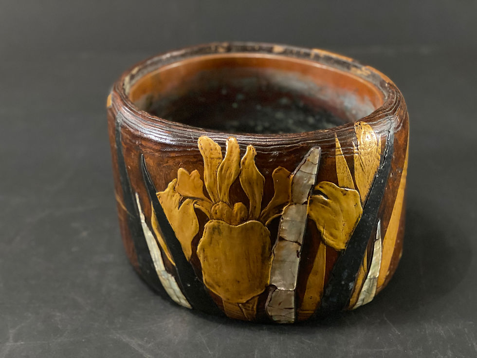 Hibachi, Mother of Pearl and lacquer  [H-H 1077]