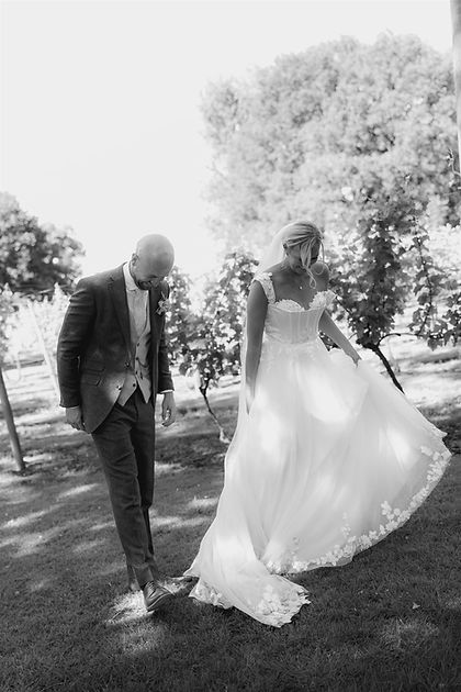 L&S bride-groom-stanlake-park-vineyard-wedding-698_websize.jpeg