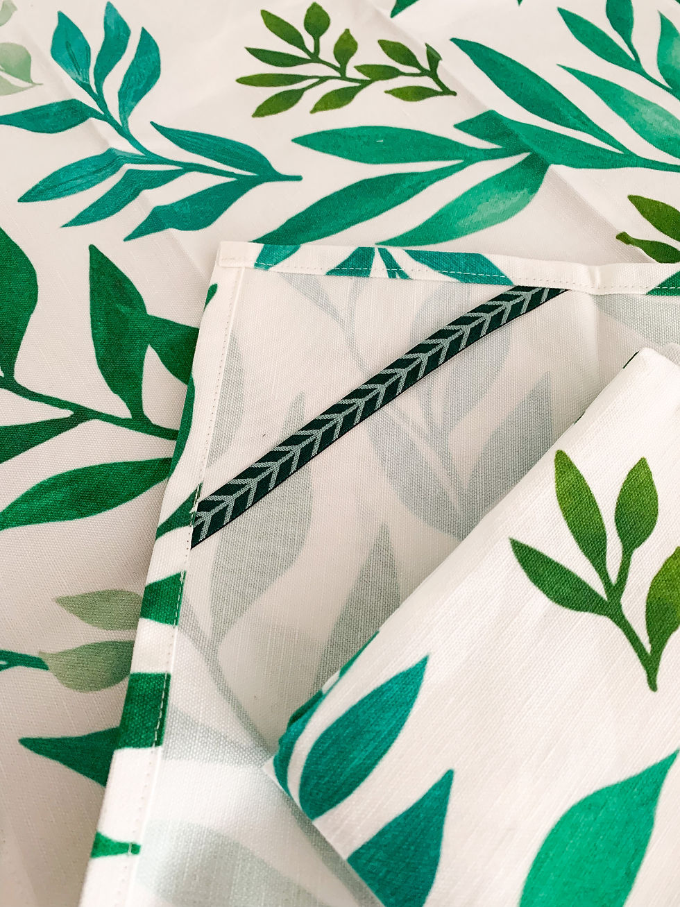 Thumbnail: LINEN COTTON TEA TOWEL - Leafy Botanical