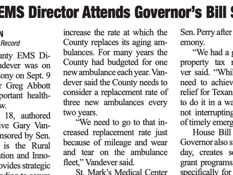 Vandever Attends Abbott's Bill Signing