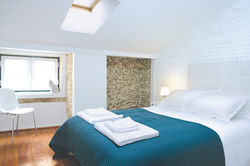 02_Cozy-Lisbon-Rentals_Bedroom-1