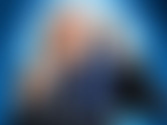 Jeans CEO vs. Suit and Tie CEO: A Study in Leadership Styles