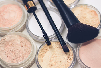 Makeup mit Bürsten