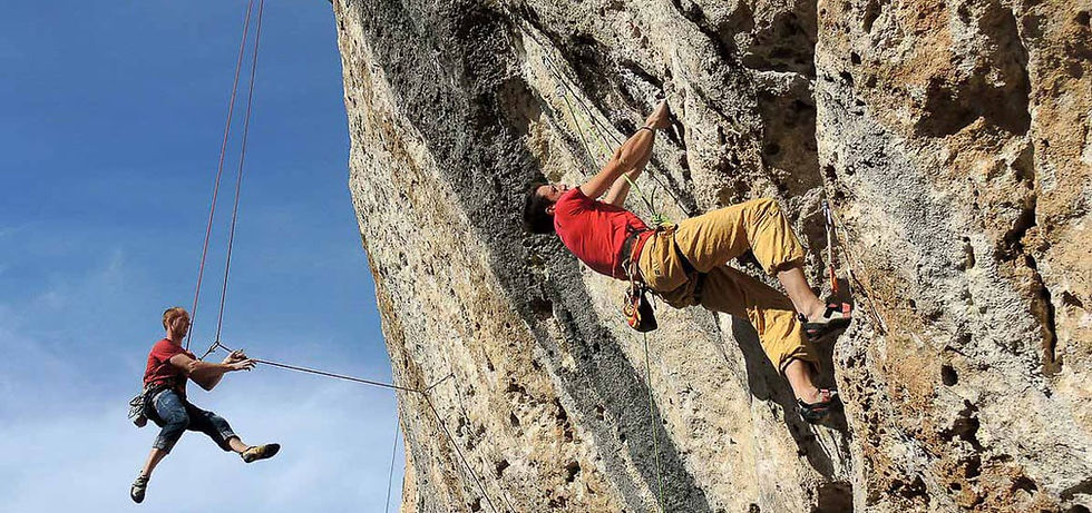 ARRAMPICATA / Giornata in Falesia