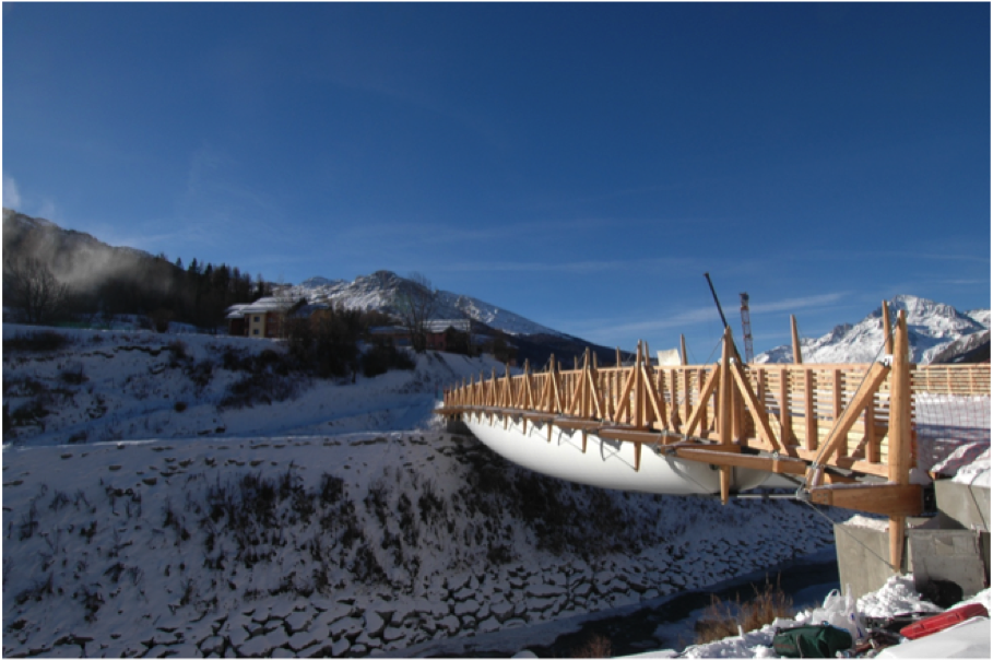 Tensairity - Pont de Val Cenis, Suisse - 52x10 m, Charge max. 780 Ton. (1500 kg.m-2) 2