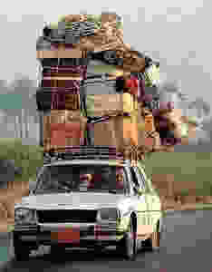 voiture surchargée de bagages
