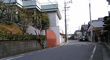 北側より前面道路.jpg