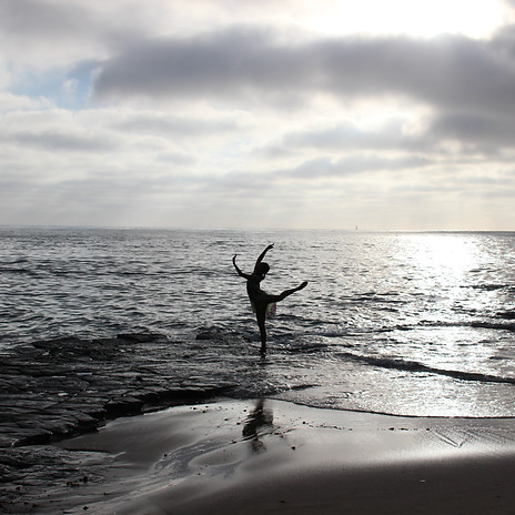 Dancing (2).jpeg