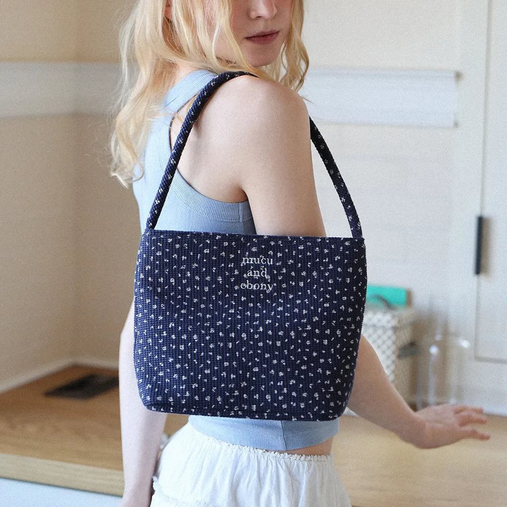 Mucu And Ebony Nearest Bag - Flower Navy