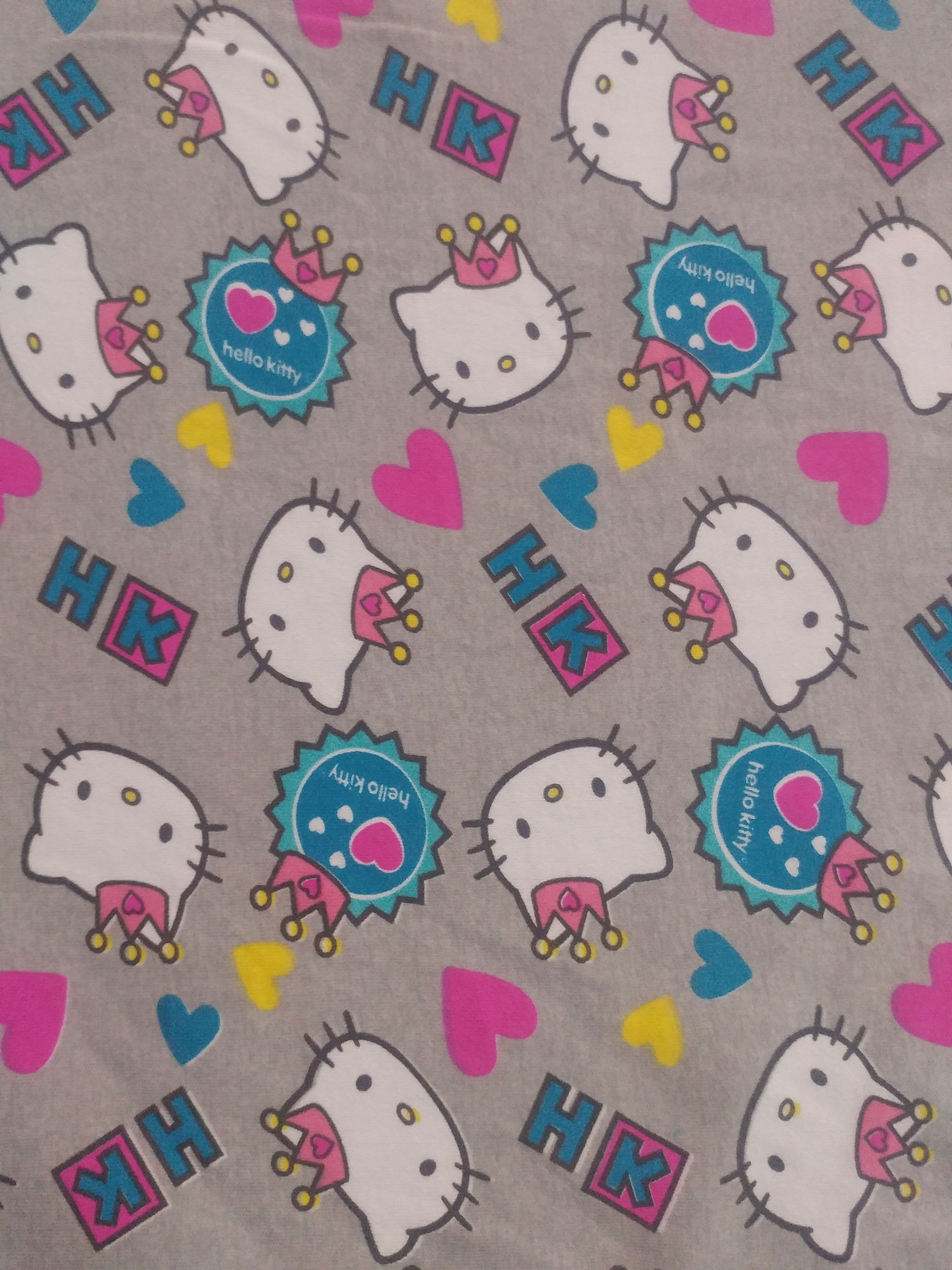 Helo kitty HK fondo gris