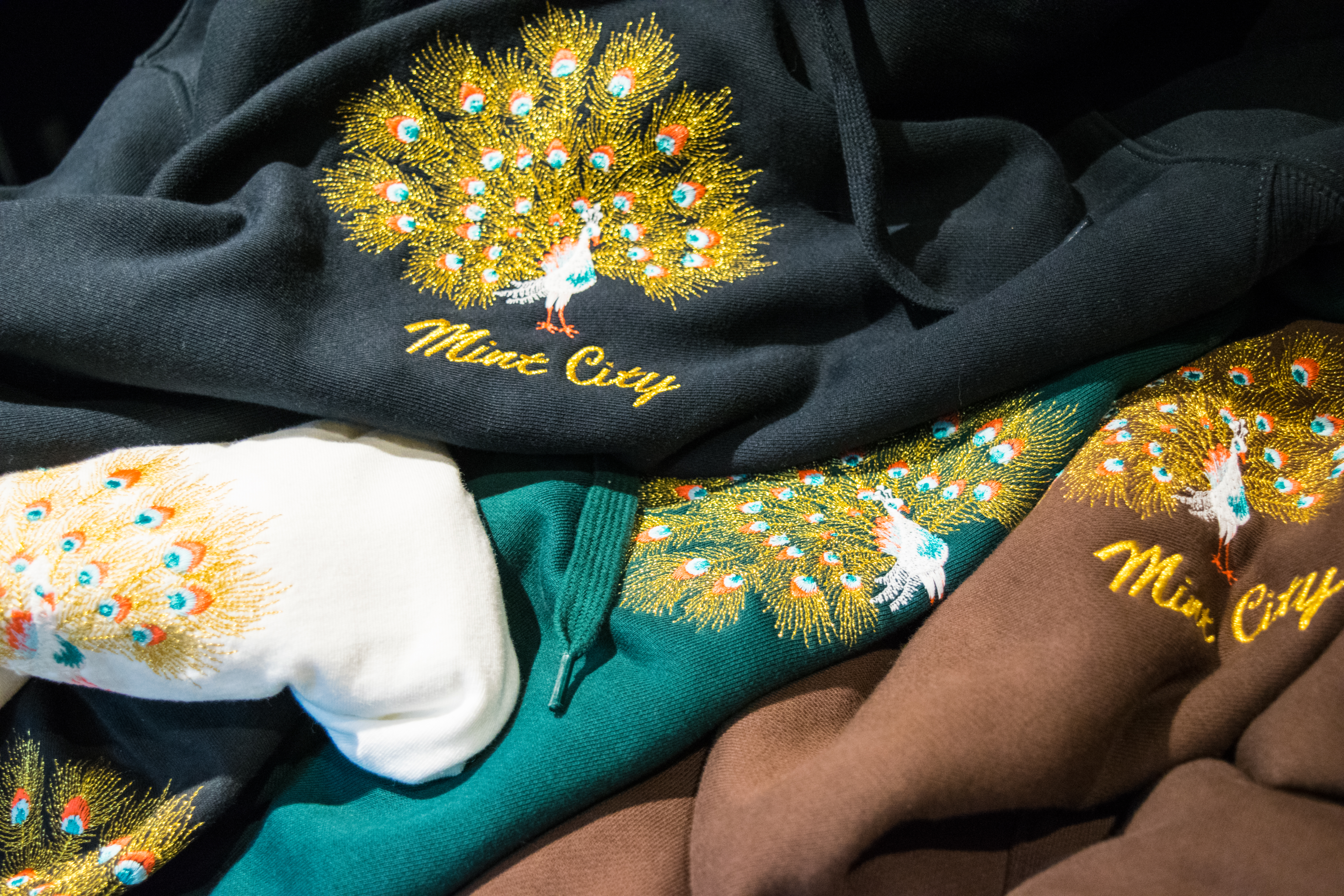 "Pavo" Collection