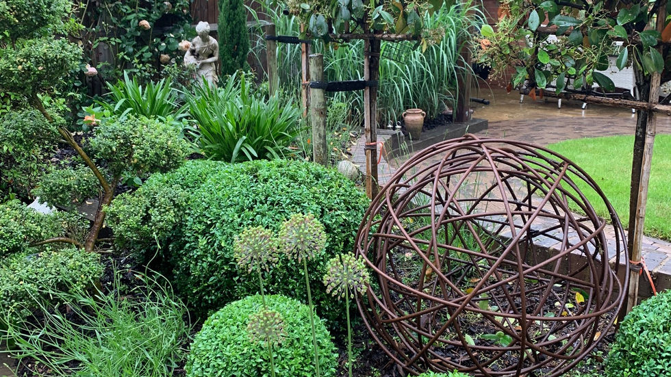 Structural planting in walled beds