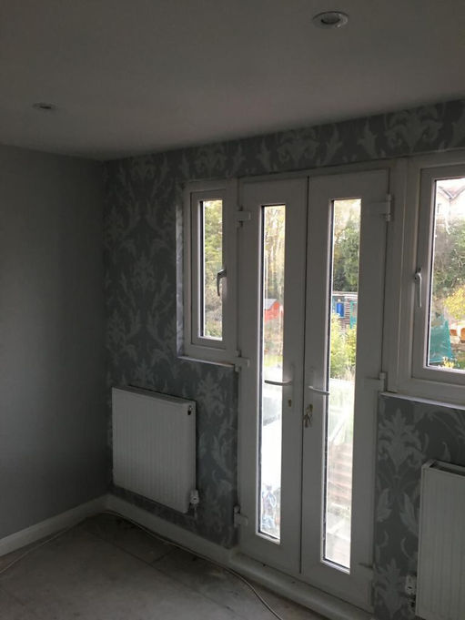 Grey pattered wallpaper 