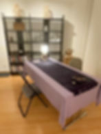 Petite salle aménagée pour les consultations de Tarot
