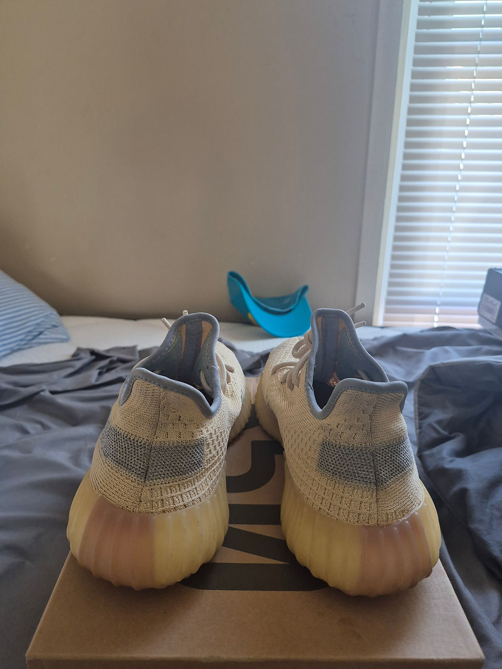 Thumbnail: Adidas Yeezy 350 v2 (linen) size 10.5 