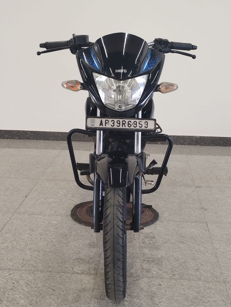 Thumbnail: HERO GLAMOUR