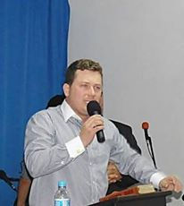 Pastor prega neutralidade política da igreja