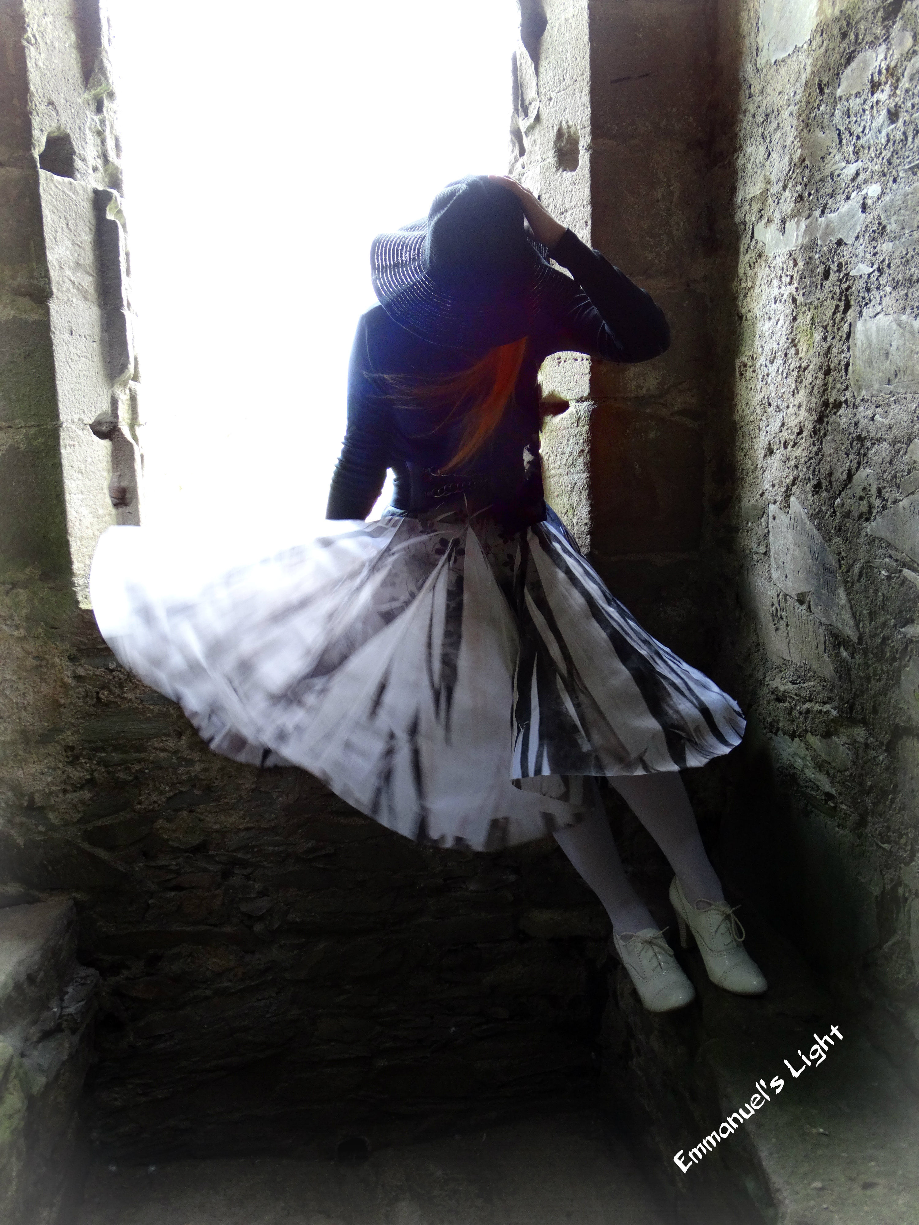 Cardoness Castle - Flying In