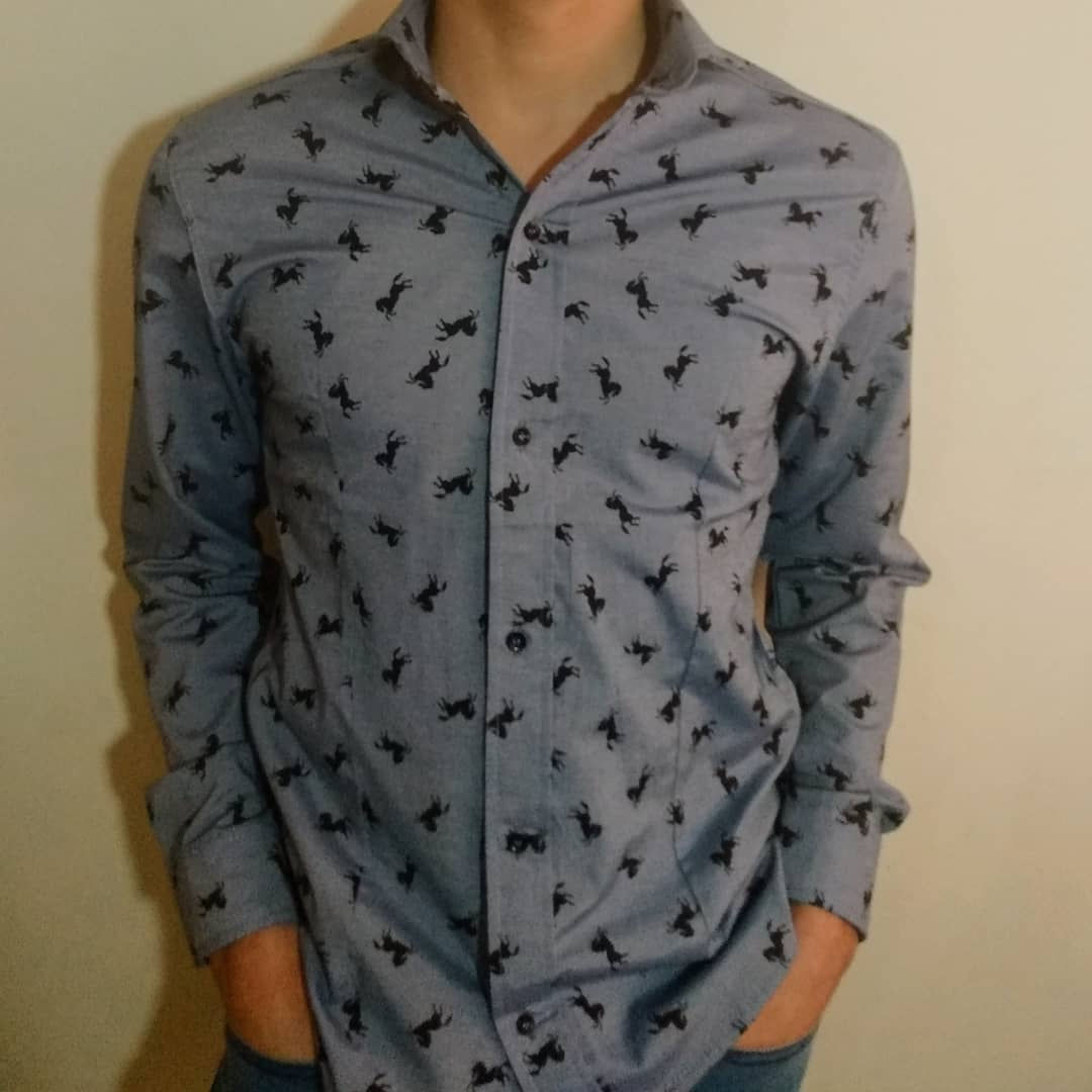 Camisa elastizada entallada- Talle S-M