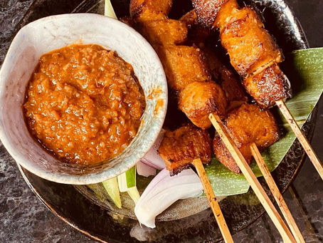 Night Out at Jekyll & Hyde for Fried Chicken and Fusion Char Kway Teow