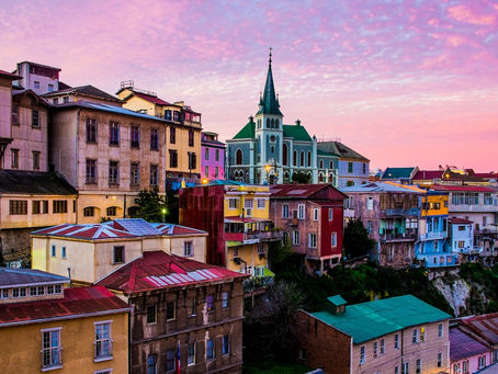 Cerro Alegre: El Corazón Bohemio de Valparaíso que todo campista debe conocer