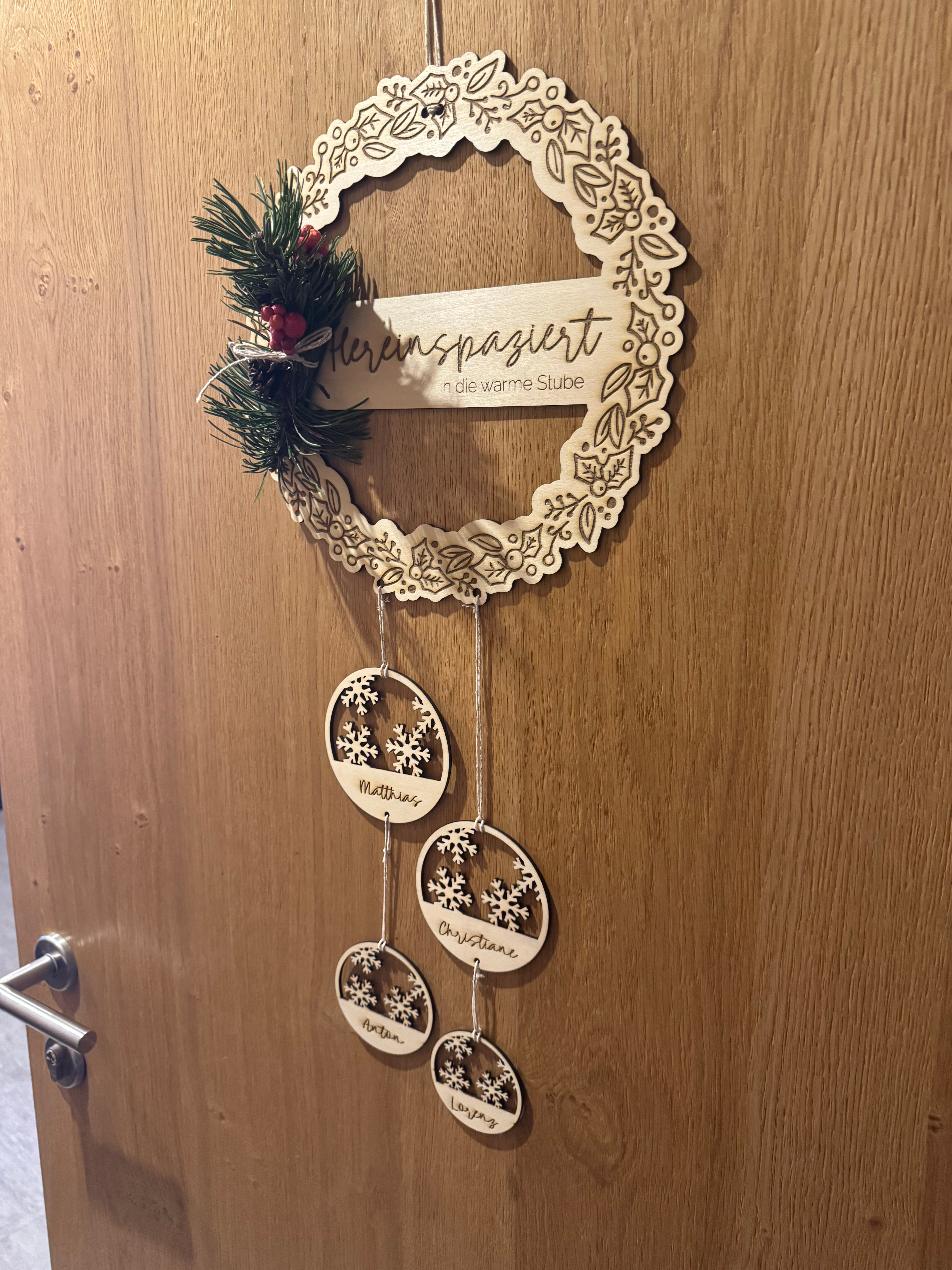 Holz-Türkranz „Hereinspaziert“ – personalisierbar