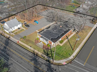 ±5,504 SF Office Building & Residence
Offered at $1,600,000