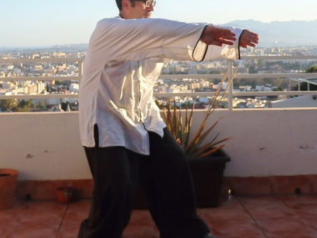 TAIJIQUAN, CONCEPTOS PARA LA SALUD Y EL BIENESTAR I. Han Xiong Ba Bei