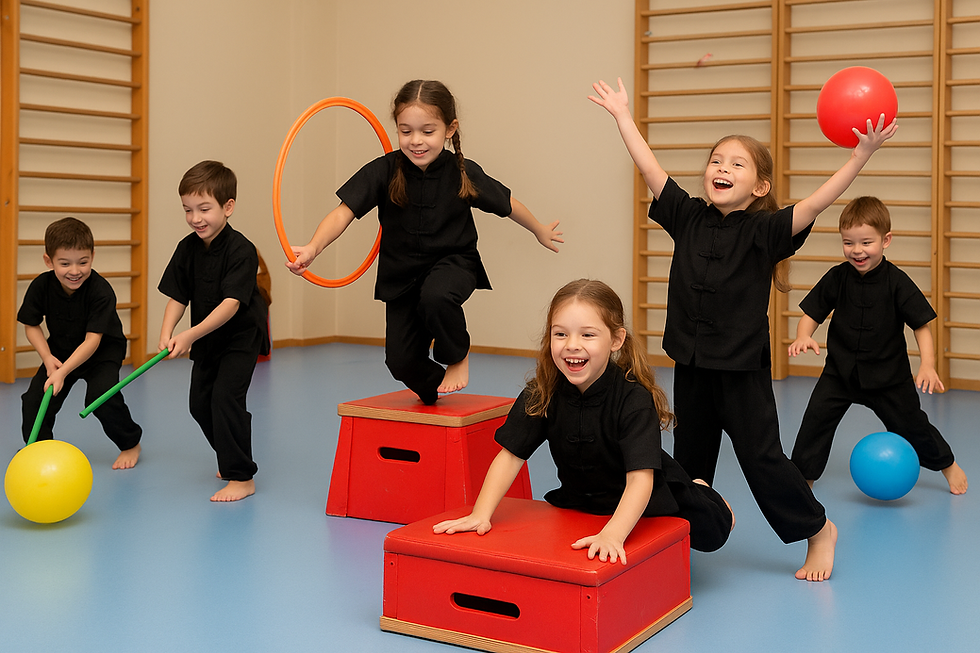niños haciendo kung fu