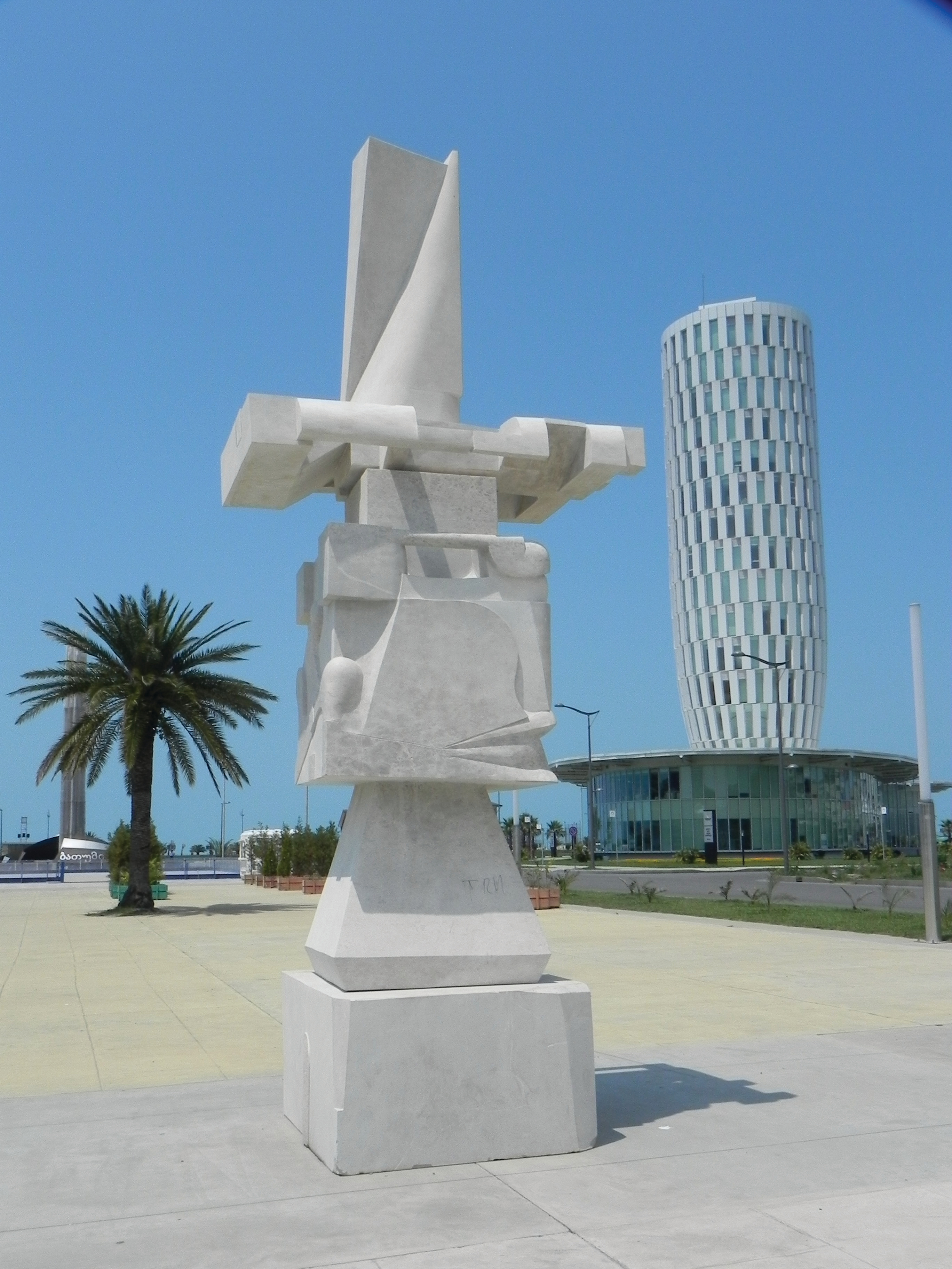 Life Pillar, marble, 560x230x160cm ,Bat