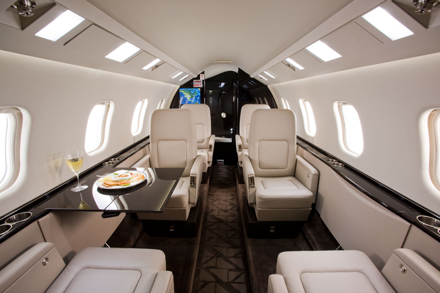 lear60xrinterior2.webp