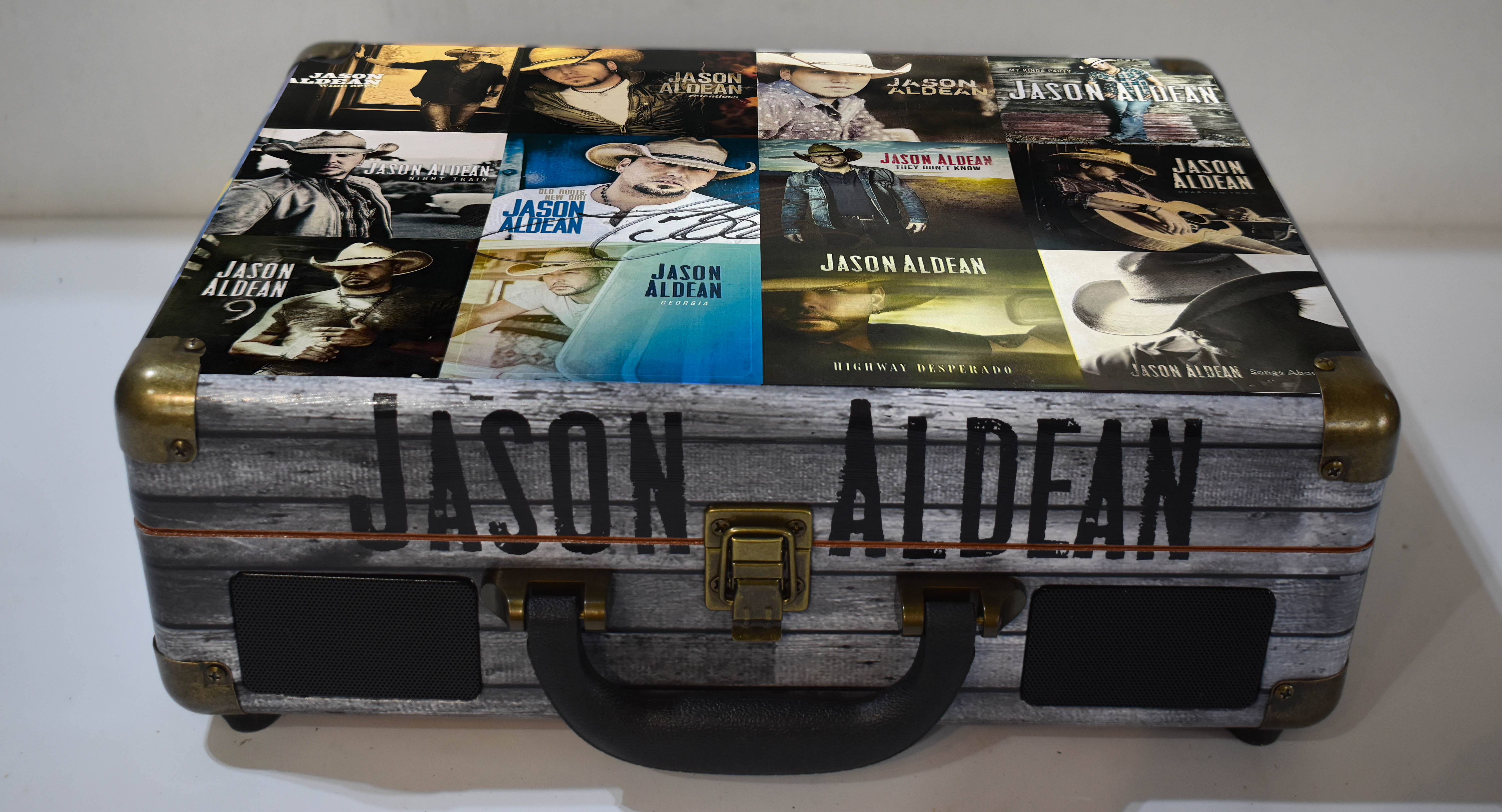 AUTOGRAPHED LTD ED of 100 Jason Aldean Album Cover Collage Turntable